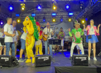 Itajaí dá início ao Carnaval com grandes shows no Largo do Mercado Público
