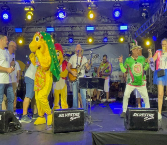 Itajaí dá início ao Carnaval com grandes shows no Largo do Mercado Público