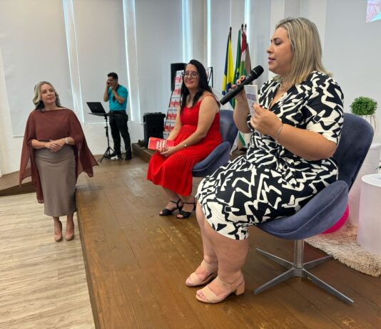 Biblioteca Pública de Itajaí recebe grande público em ação especial do Dia das Mulheres