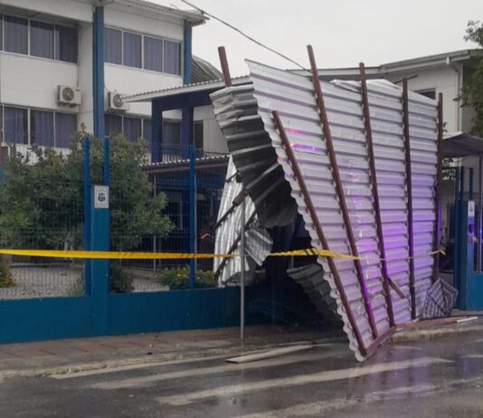 Ventos intensos provocam estragos em Itajaí; Defesa Civil acompanha situação