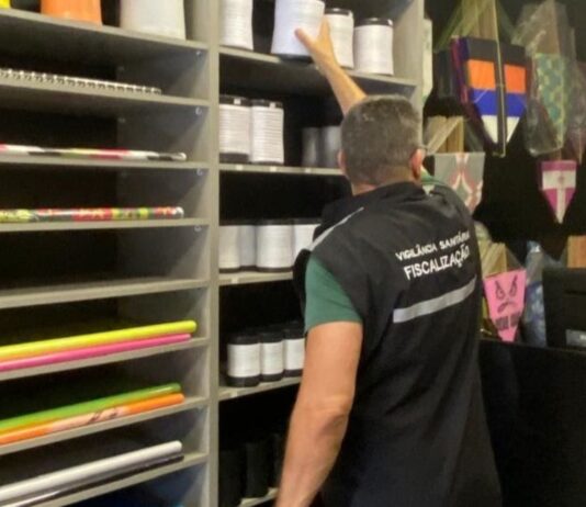 Fiscalização em Itajaí apreende material para fabricação de cerol; multa pode alcançar R$ 12 mil