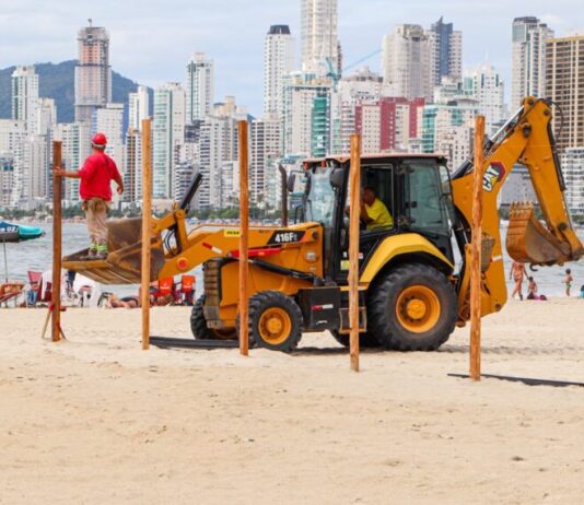 Macrodrenagem na Praia Central de Balneário Camboriú visa reduzir alagamentos