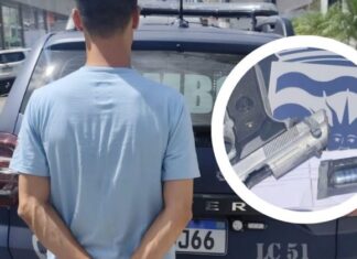 Criminoso com extensa ficha é flagrado rondando escola com arma falsa em Balneário Camboriú