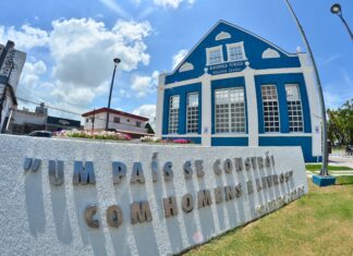 Biblioteca Pública de Itajaí inaugura espaço de leitura para deficientes visuais