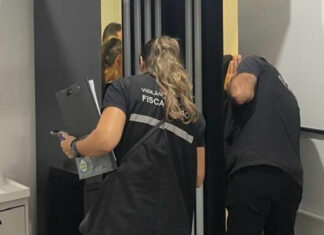 Câmara de bronzeamento é interditada em Itajaí durante fiscalização em salões de beleza