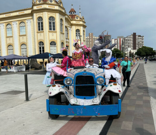 Atrações de Páscoa da Fundação Cultural animam o sábado no Centro de Itajaí