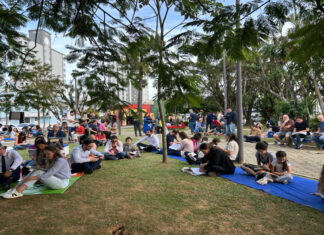 Itajaí reúne 23 mil pessoas em leitura coletiva e mira o Guinness