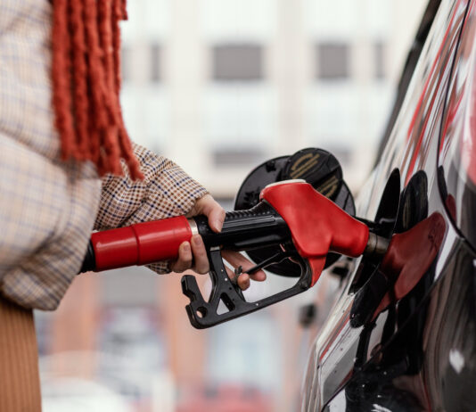 Procon de Itajaí aponta queda nos preços da gasolina e do diesel em abril