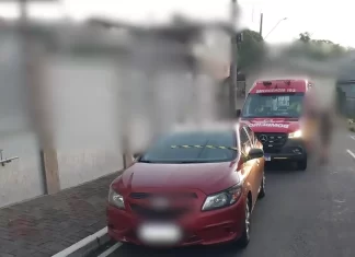 Criança é encontrada morta dentro de carro após horas esquecida em Videira