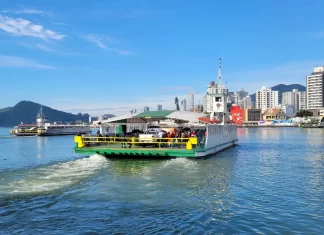 Mudanças no trânsito alteram fila de acesso ao ferry boat em Itajaí