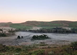 Manhã gelada cobre a Serra Catarinense de branco e encanta moradores