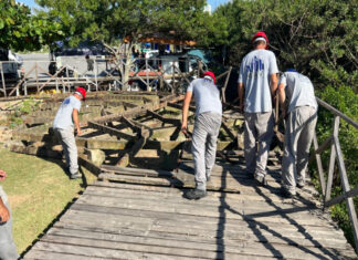 Prefeitura de Itajaí dá início à recuperação dos decks nos Molhes da Barra