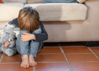 Grave: criança autista apresenta álcool no sangue após aulas em escola de SC