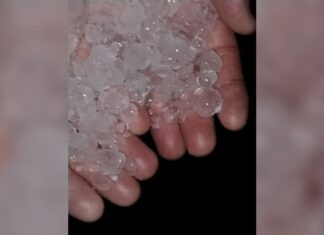 Tempestade com granizo atinge Santa Catarina e danifica casas em várias regiões
