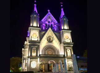 Itajaí iluminada de lilás contra a violência às mulheres