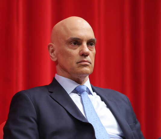 Pedido de impeachment contra ministro do STF está a uma assinatura de ser protocolado