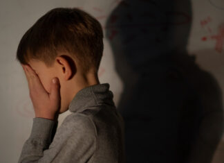 Menino de 11 anos é encontrado caminhando sozinho às margens da BR-101 em Santa Catarina