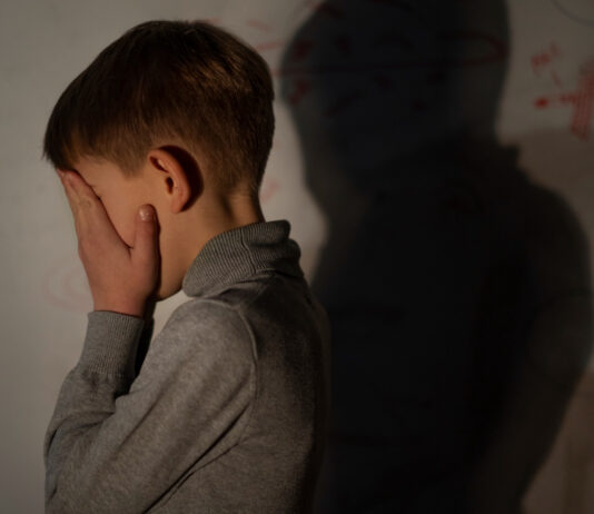 Menino de 11 anos é encontrado caminhando sozinho às margens da BR-101 em Santa Catarina