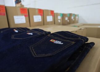 Calça jeans e jaqueta nova: estudantes de SC ganham reforço no uniforme escolar
