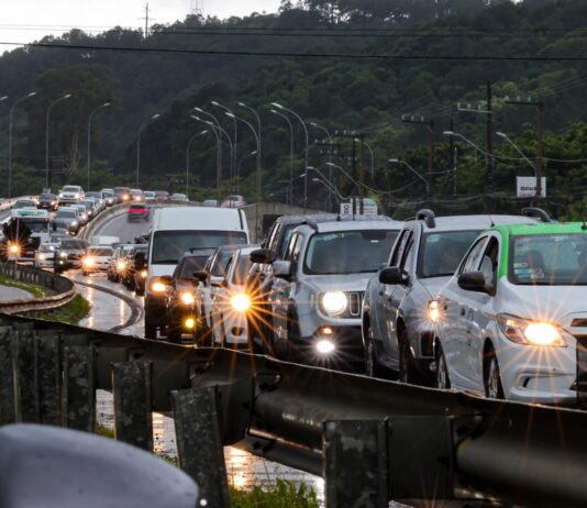 Governo de SC oferece até 30 mil vagas gratuitas para CNH pelo Programa CNH Emprego na Pista