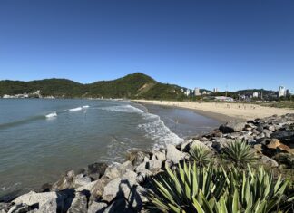 É oficial: Praia do Molhe em Itajaí ganha certificação Bandeira Azul