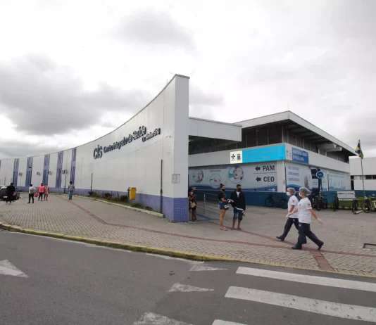 Prefeitura de Itajaí afasta servidora da Saúde após morte de menino de 7 anos