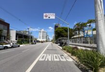 Faixa exclusiva para ônibus mudou o trânsito na Marcos Konder em Itajaí