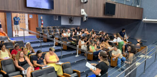 Profissionais da educação recebem formação sobre escuta especializada e prevenção à revitimização