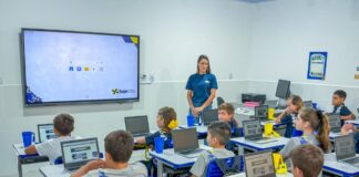 Ano letivo de 2026 começa com escolas reformadas e entrega de uniformes em Itajaí