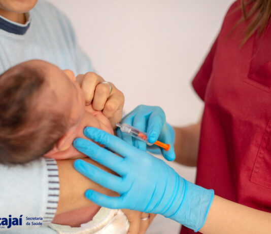 Itajaí organiza fluxo para aplicação do nirsevimabe no SUS e reforça proteção contra o VSR