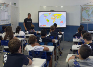Itajaí investe R$ 923 mil em lousas digitais e moderniza ensino na rede municipal
