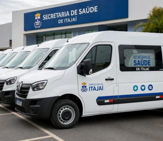 Saúde de Itajaí Impulsiona Atendimento com Nova Frota para Transporte de Pacientes