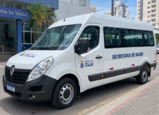 Assistência Social de Itajaí Garante Transporte Gratuito para Pacientes com Fibromialgia em Seminário Regional