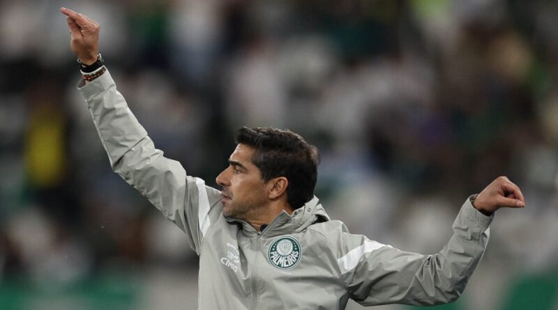 Abel faz revelações sobre pênaltis no Palmeiras e exalta Carlos Miguel