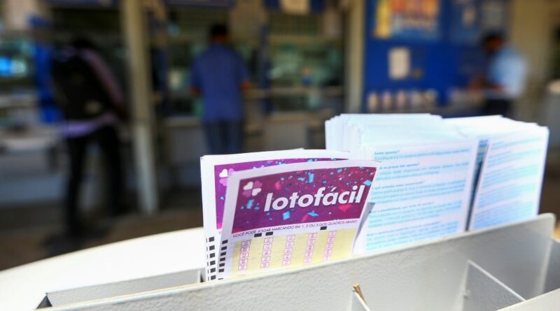 Confira o resultado da Lotofácil 3808 de hoje, segunda-feira (19/10)