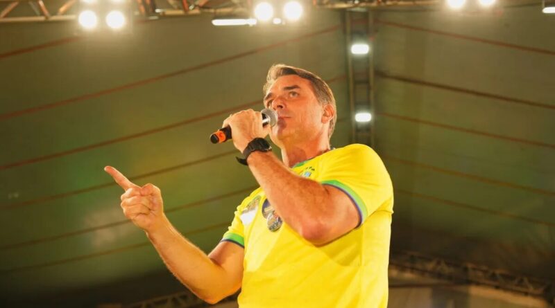 Flávio escolhe Belo Horizonte e Rio para encerrar atos de campanha