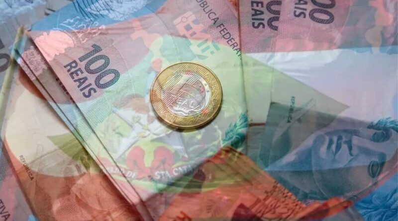 Indústria recua 1,5% e pressiona economia de SC, que fica estável em agosto; Fiesc alerta para juros altos e endividamento
