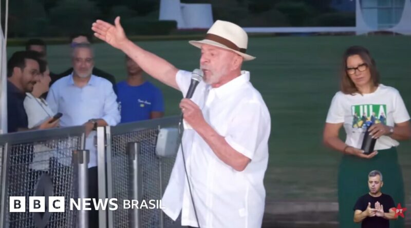 Lula critica Flávio, e aliados falam em 'perseguição'