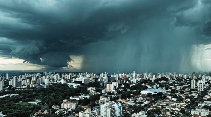 Novo ciclone já tem data para trazer ventos de 100 km/h e tempestades com granizo no Sul; veja onde a frente fria traz chuva de até 300 mm