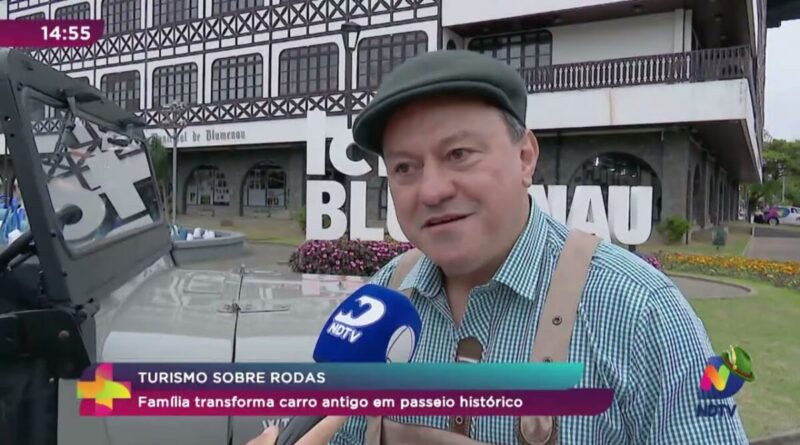 Turismo sobre Rodas: Família transforma carro antigo em passeio histórico